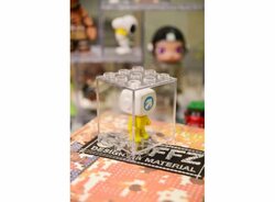 Tiny Toys 1:64 Tiny T-Box D T-Brick display case. Great to stack and build a wall of your favorite modelcar or figure colection