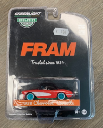 Greenlight 1:64 Chevrolet Corvette Convertible 1958 rood "FRAM Oil Filters: Trusted Since 1934" -Green Machine serie. Hobby Exclusive Series