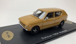 Golden Oldies 1:43 Datsun 100A Station goud - resin model - Limited 100 pcs