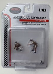 American Diorama 1:43 Race Day Metal Figure set no 5 - set 2 figuren, excl. auto