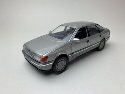 Schabak 1:24  Ford Scorpio zilver