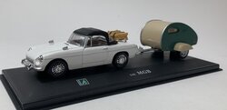Cararama 1:43 MG B cabriolet met Caravan wit groen