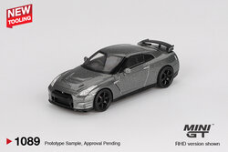 Mini GT 1:64 NISSAN GT-R 2013 Dark Metal Gray (NISMO R35 CRS Version) RHD. Verwacht 01-2025
