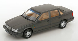 Triple9 1:18 Volvo 850 1993 donkergrijs metallic