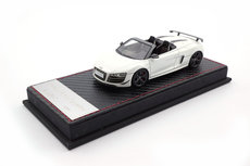 Fronti Art 1:43 Audi R8 GT wit met cabon afwerking oplage 99 stuks met genummerd certificaat Fronti Art 1:43 Audi R8 GT wit met cabon afwerking oplage 99 stuks met genummerd certificaat