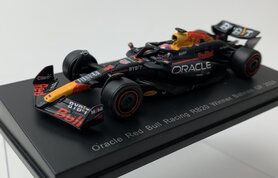 Spark 1:64 Oracle Red Bull Racing RB20 No1 Max Verstappen 2024