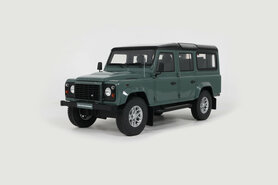 GT Spirit 1:18 Land Rover Defender 3 Station Wagon green 2016. Levering 12-2025