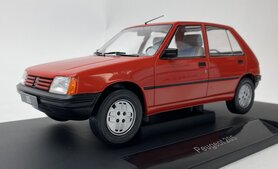 MCG 1:18 Peugeot 205 1984 rood.