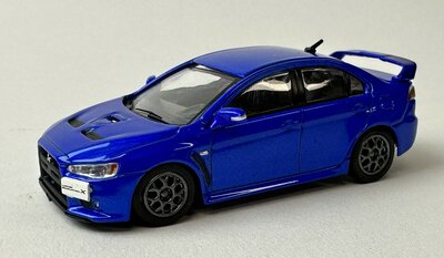 BM Creations 1:64 Mitsubishi Lancer Evo X l2007 blauw met extra wielen, LHD