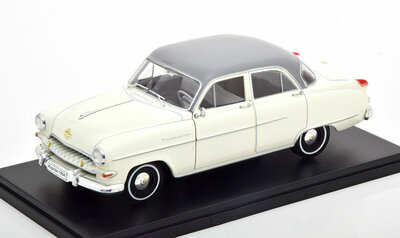 Atlas 1:24 Opel Kapitain 1954 wit grijs in blisterverpakking