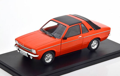 Atlas 1:24 Opel Kadett C Aero 1975 in blisterverpakking