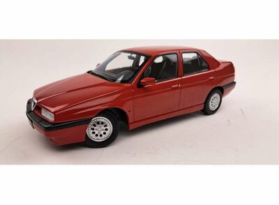 Triple9 1:18 Alfa Romeo 155 rood met zwart interieur 1996