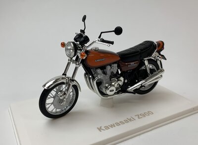 Norev 1:18 Kawasaki Z900 1973 Brown and Orange, motor in window box