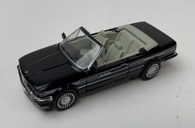 Premium Classixxs 1:87 BMW Alpina C2 2,7 Cabriolet zwart/Dekor, 1986, in windowbox