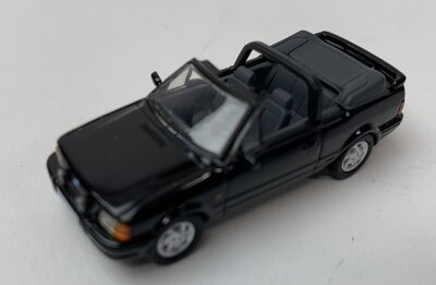 Premium Classixxs 1:87 Ford Escort IV Cabriolet, 1986 zwart, in windowbox