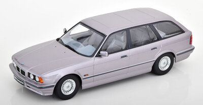 Triple9 1:18 BMW 5 series Touring E34, 1996 - artic silver