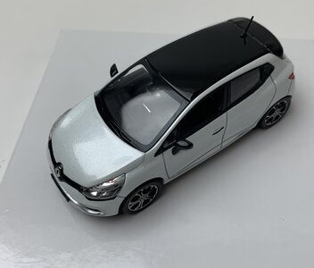 Norev 1:43 Renault Clio RS 220 EDC Trophy wit met zwart dak in cadeauverpakking  - Renault Sport - Limited edition.