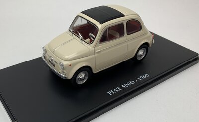Atlas 1:24 Fiat 500 D licht beige 1960, vitrine kan beschadig zijn
