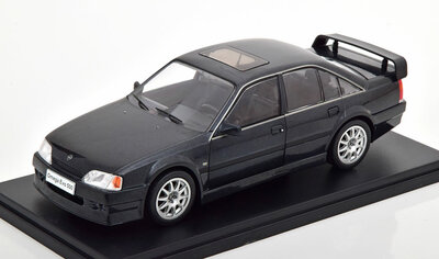 Atlas 1:24 Opel Omega Evolution 500 zwart metallic 1991 in blisterverpakking