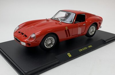 Atlas 1:24 Ferrari 250 GTO 1962 rood, 2 openingen