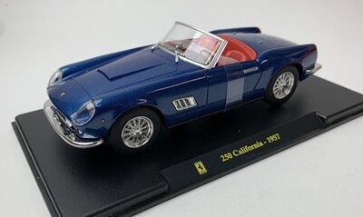 Atlas 1:24 Ferrari 250 California, blue 1957, 2 openingen