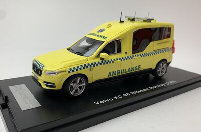 Scale Master 1:43 Volvo XC-90 Nilsson Ambulanse Norway geel groen / Ambulance