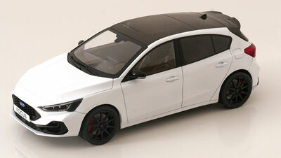 MCG 1:18 Ford Focus ST Track Pack 2022 wit