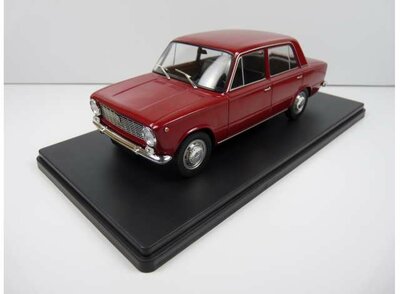 Atlas 1:24 Fiat 124 Sport 1600 donkerrood 1970 in blisterverpakking