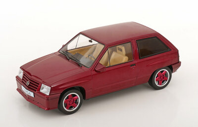 MCG 1:18 Opel Corsa A Custom 1983 donkerrood
