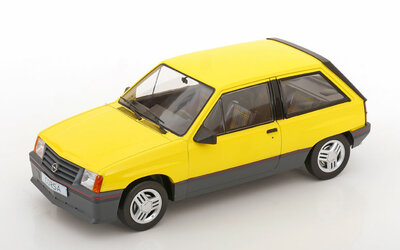 MCG 1:18 Opel Corsa A SR 1986 geel
