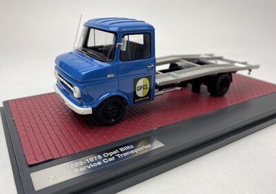 Matrix 1:43 Opel Blitz Opel service blauw '65-'75