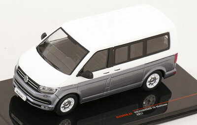 IXO 1:43 Volkswagen T6 Multivan 2017 wit grijs in vitrine