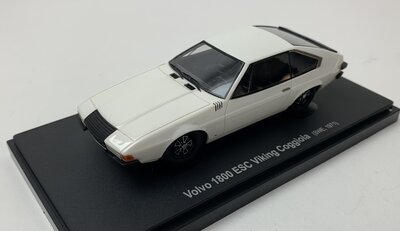 AutoCult 1:43 Volvo 1800 ESC Viking Coggiola, wit, lijn Avenue 43