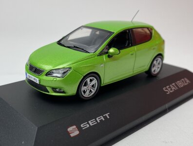 Seat Collection 1:43 SEAT New Ibiza 5 deurs 2012 groen metallic