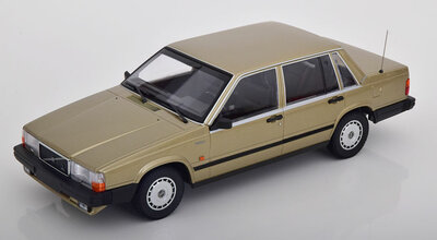 Minichamps 1:18 Volvo 740 GL, gold 1986 - Limited 900 pcs