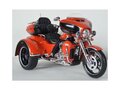 Maisto 1:12 Harley Davidson CVO Tri Glide Ultra oranje, in windowbox