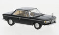 Premium Classixxs 1:87 BMW 2000 CS  zwart 1965, in windowbox