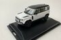 Oxford 1:76  Land Rover New Defender 110 wit zwart_