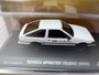 Kyosho 1:64 Toyota Spinter Trueno (AE86) wit 1985 ​​​​​​​Initial D incl. vitrine – Circuit Wolf Blister pack edition_